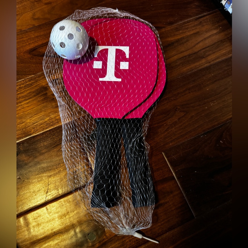 T-Mobile Pink pickleball Ball Set NEW